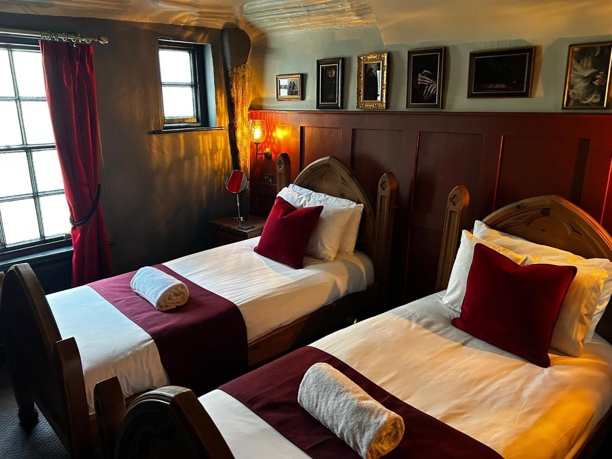 Golden Fleece York Hotel ภายนอก รูปภาพ